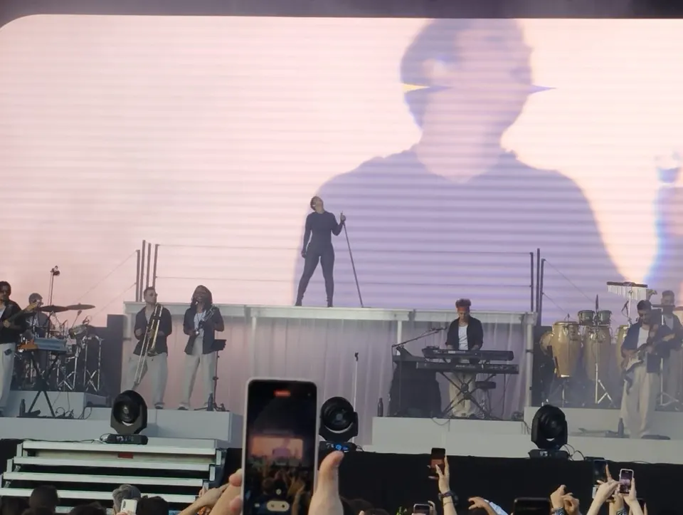 Nathy Peluso en directo en una imagen horizontal para la noticia de Bigsound Valencia 2026