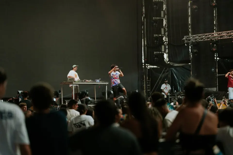 Locoplaya sobre el escenario de Summer Pop Tenerife 2026