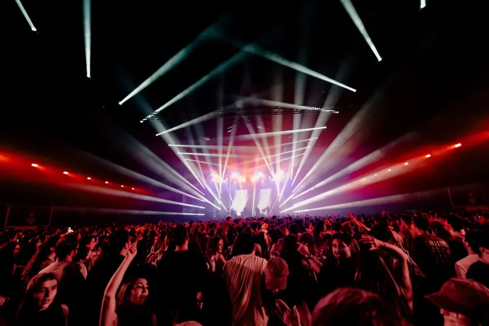 Crowd in front of the stage at Reggaeton Millennial Fest Madrid 2026