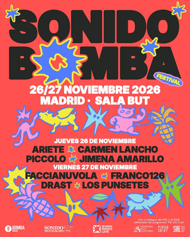 Cartel oficial de Sonido Bomba en fondo rojo con dibujos de animales y estrellas: 26 y 27 de noviembre de 2026 en la Sala But de Madrid, con Ariete, Carmen Lancho, Piccolo y Jimena Amarillo el jueves y Faccianuvola, Franco126, Drast y Los Punsetes el viernes