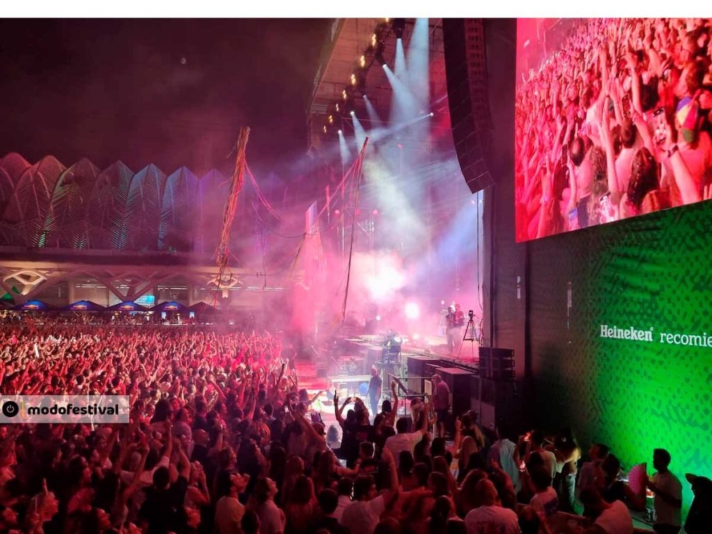 Público en una edición anterior del Festival de Les Arts en la Ciutat de les Arts i les Ciències