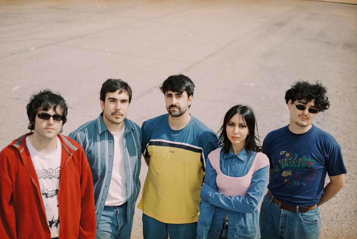 Bum Motion Club presentando su gira 2026 en concierto tras triunfar con ‘Distracciones’