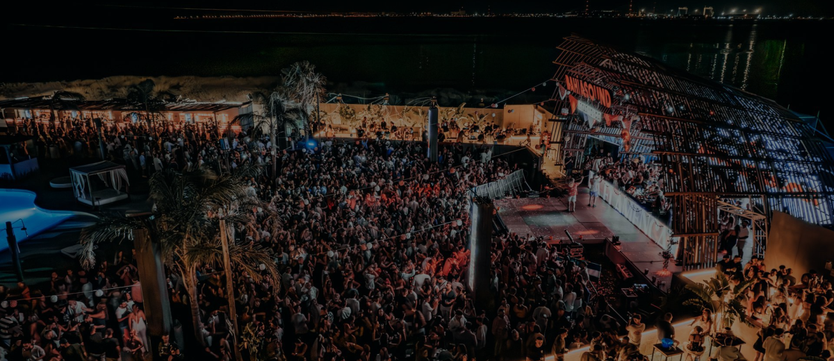 Ambiente de fiesta de La Flamenca en una imagen horizontal para la edición XXL de Valencia