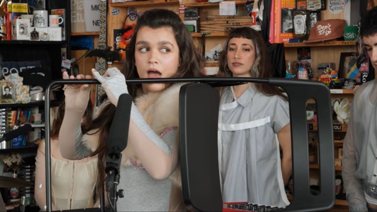 Amaia durante su Tiny Desk de NPR