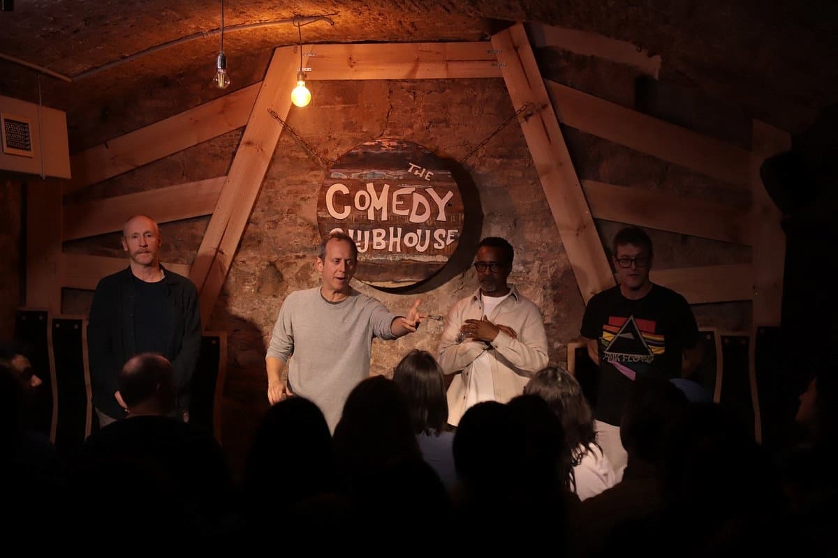 Imagen promocional de BRIT UNDER FEST 2026 para la noticia sobre su bloque de humor británico