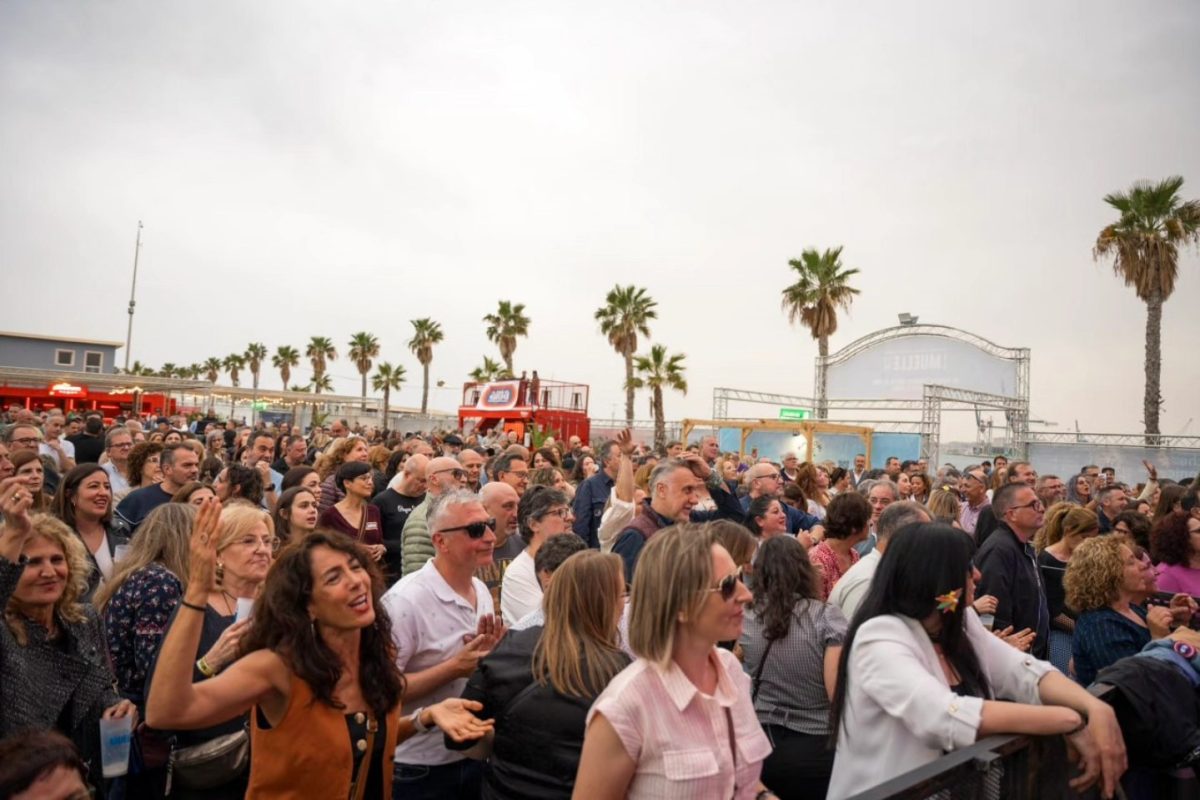 Público en El Muelle Live Alicante