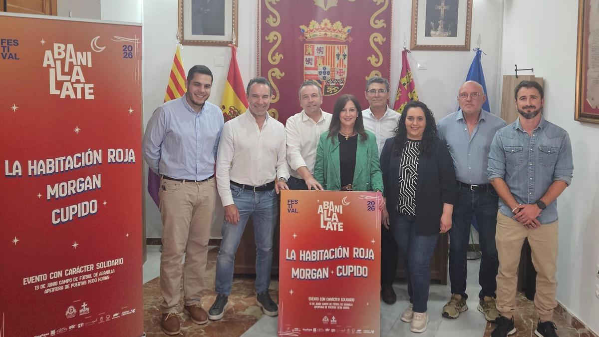 Morgan, Cupido y La Habitación Roja en la presentación de Abanilla Late 2026.