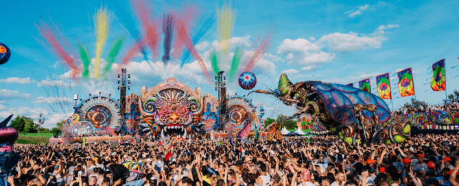 Imagen promocional de elrow Town Madrid 2027 en Torrejon de Ardoz