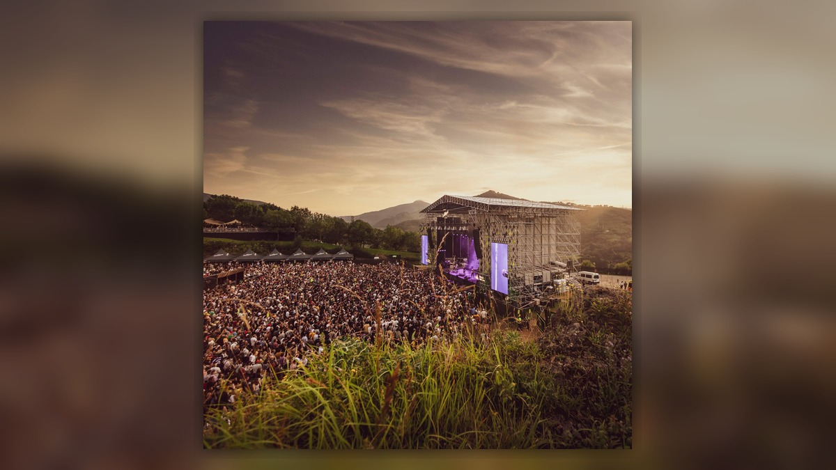 Ambiente oficial de Bilbao BBK Live en Kobetamendi