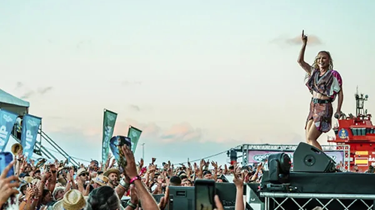 Publico frente al escenario de Cook Music Fest