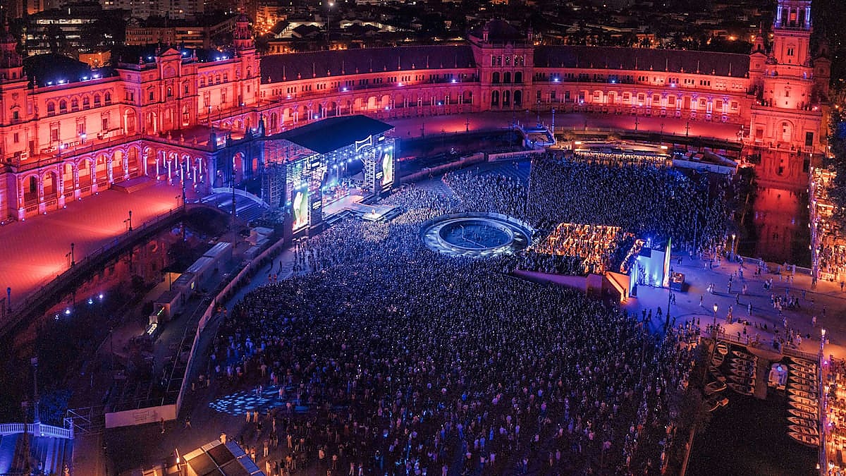 Icónica Sevilla Fest en la Plaza de España de Sevilla