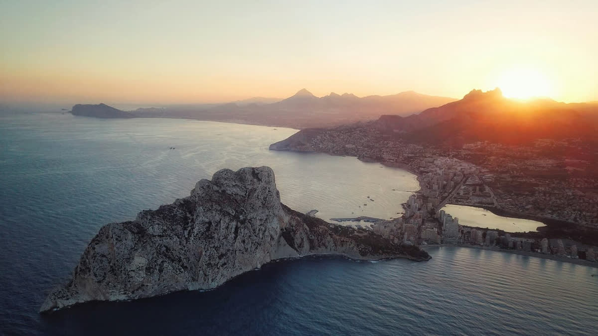 Vista aérea de Calpe y el Peñón de Ifach, localidad de Calpe Pop Festival 2026