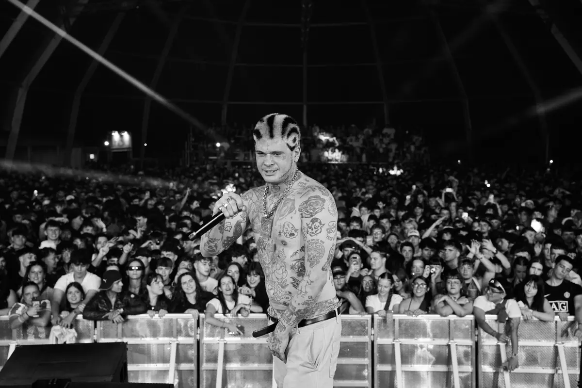 Cecilio G ante el público de Riverland Fest 2026