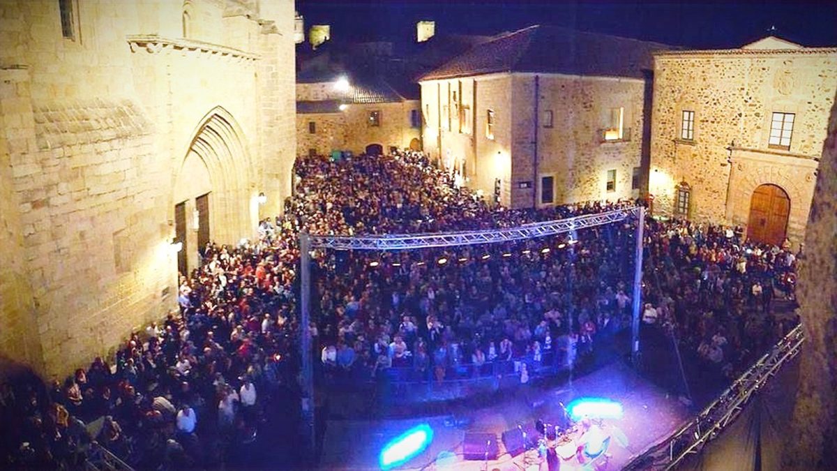 Ambiente del Cáceres Irish Fleadh, festival de música tradicional irlandesa