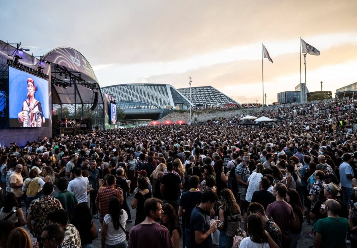 Público y escenario de Vive Latino Zaragoza