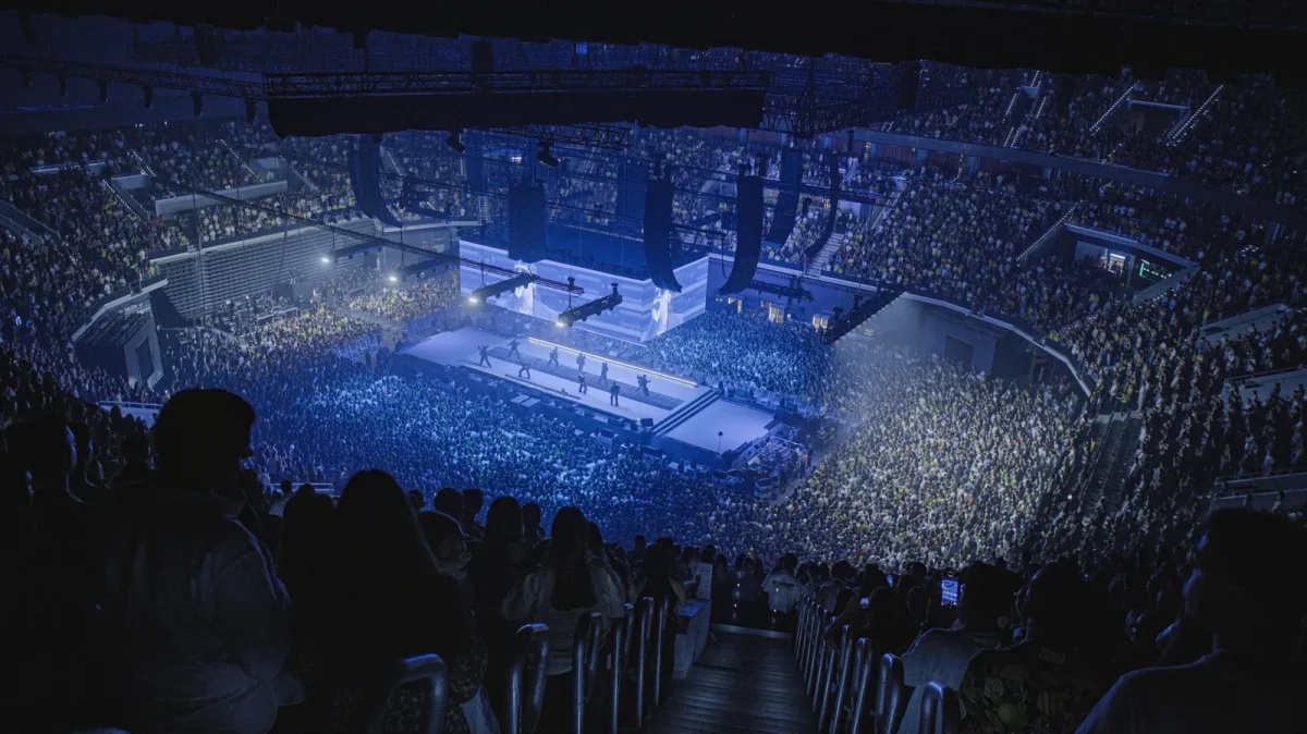 Público en el concierto de Quevedo en Roig Arena, en Valencia