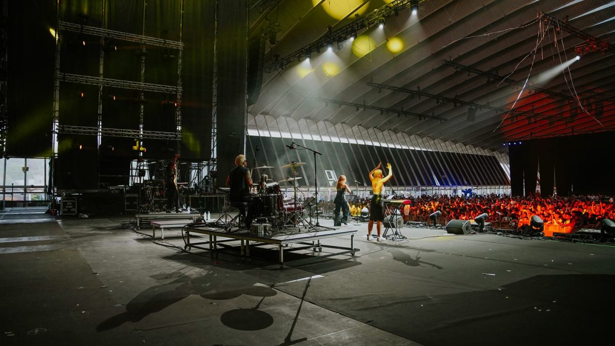 Escenario y público de Summer Pop Tenerife 2026