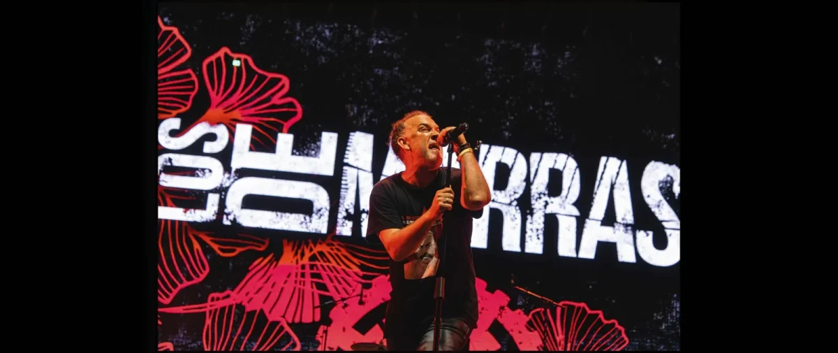 Agus, cantante de Los de Marras, en una actuación