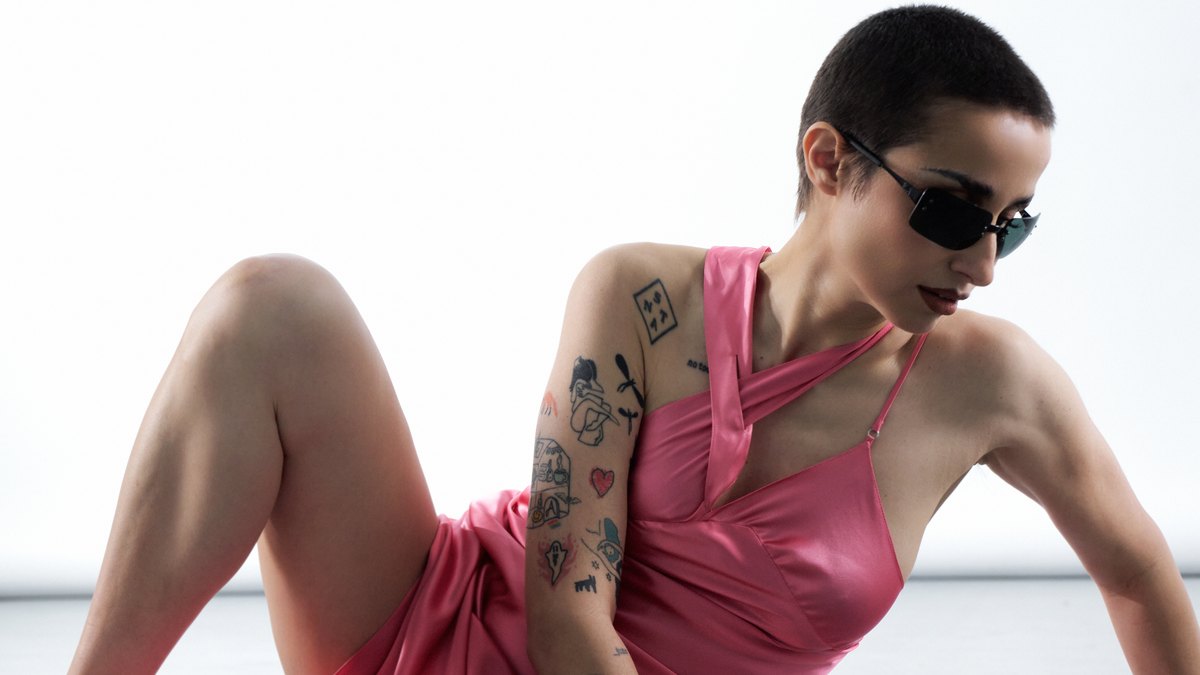 Zahara, con gafas de sol y vestido rosa, en la foto de prensa publicada por BIME para BIME Live 2026