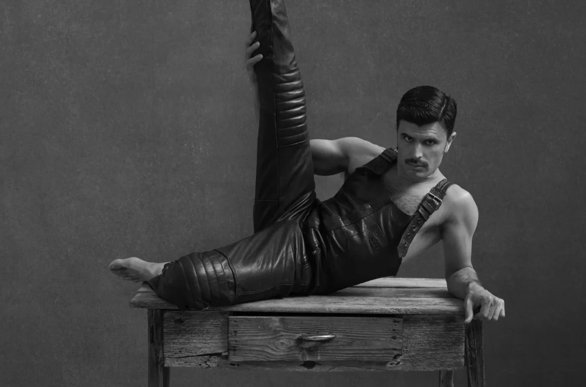 Rodrigo Cuevas en una fotografía promocional difundida por Sony Music