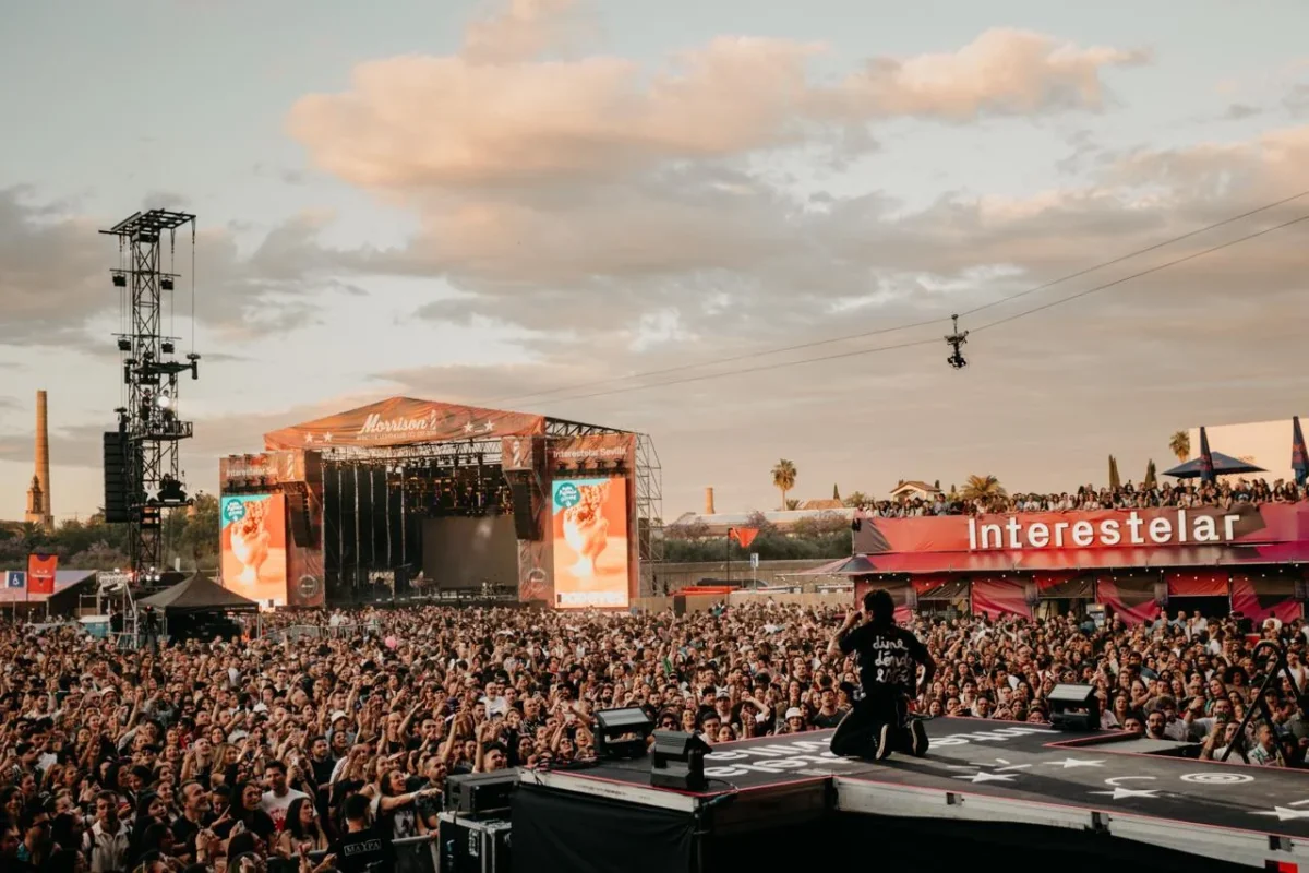 Público y escenario de Interestelar Sevilla en la edición de 2026