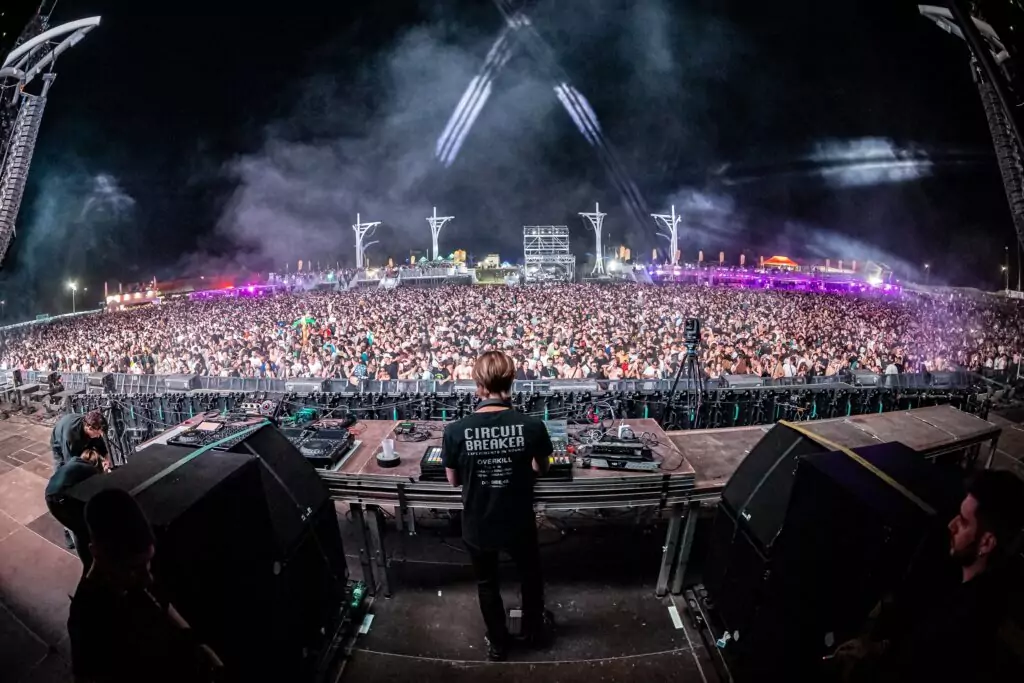 Hardwell y Reinier Zonneveld lideran el cartel inicial de A Summer Story 2025