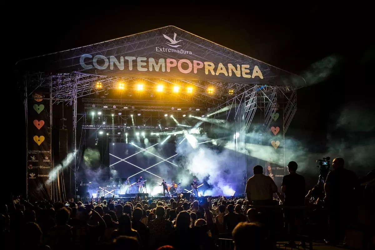 Actuación indie en Contempopránea 2025 en Olivenza
