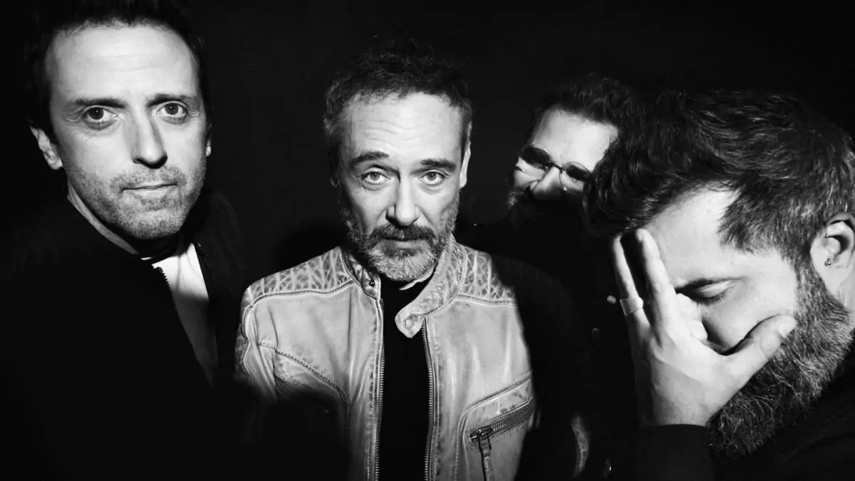 Love of lesbian KKR