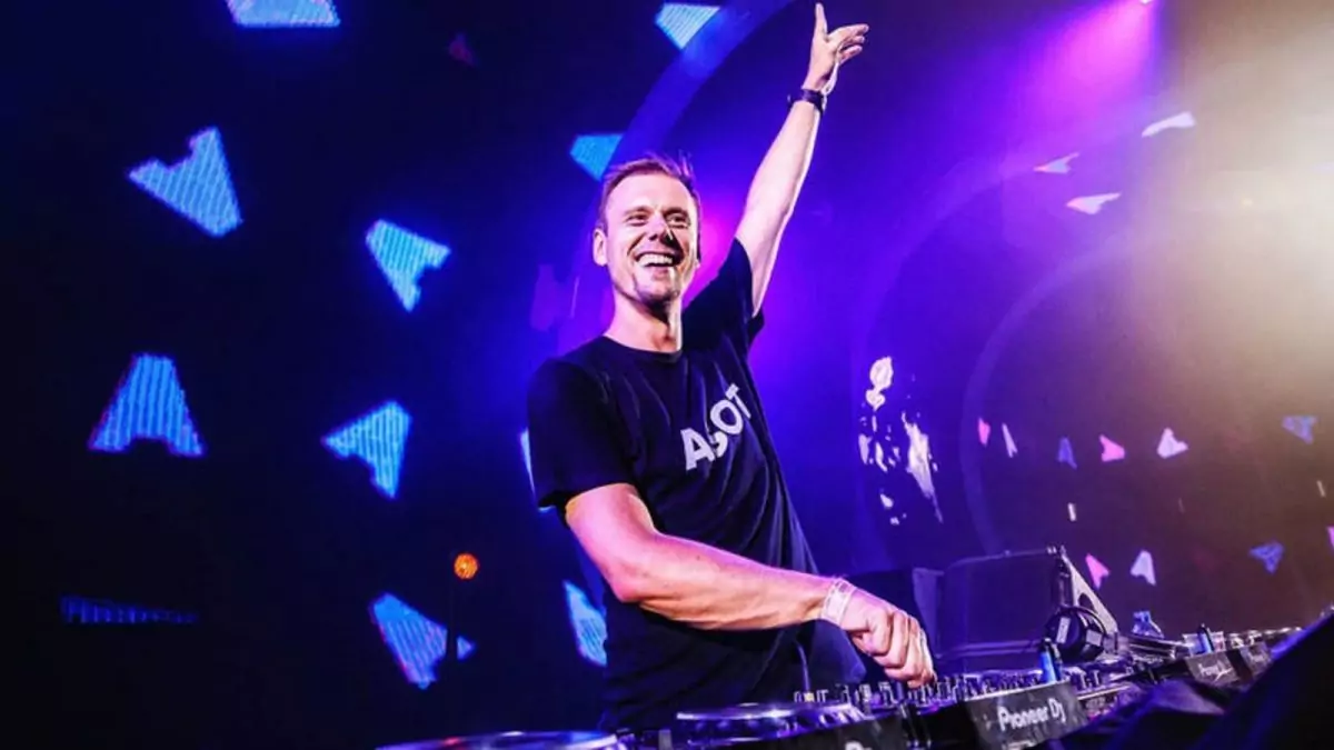 Armin van Buuren vuelve a A Summer Story